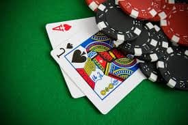Antarmuka permainan Fortune Ox dengan simbol-simbol keberuntungan Asia dan tombol putar